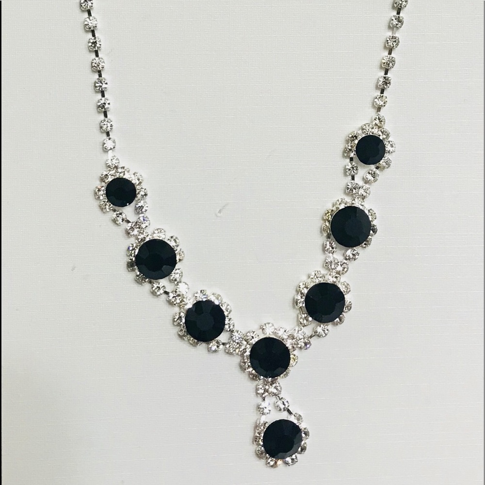 Sofia collections set necklace with earrings